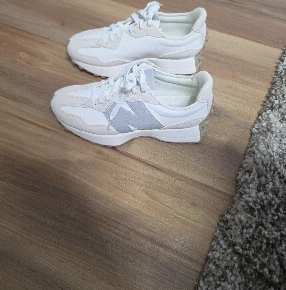 New Balance White and Cream Retro Runner Sneakers - Picture 3 of 7